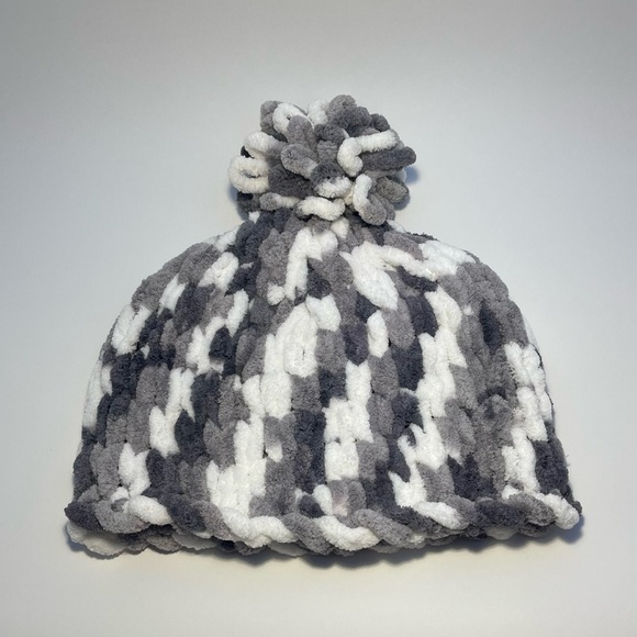 Handmade Women’s/Junior’s Winter Hat With Loopy Pom-Pom - Gray & White - Picture 3 of 9